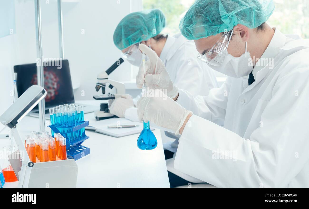 Develop vaccines hi-res stock photography and images - Alamy