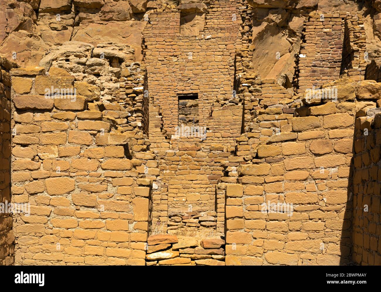NEW MEXICO - Kin Kletso ruin of a community built over 900 years ago at ...