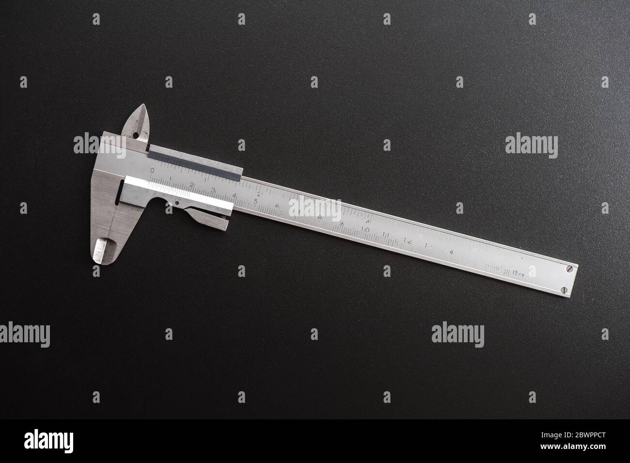 metal vernier caliper, vernier caliper is a measuring instrument used to precisely measure