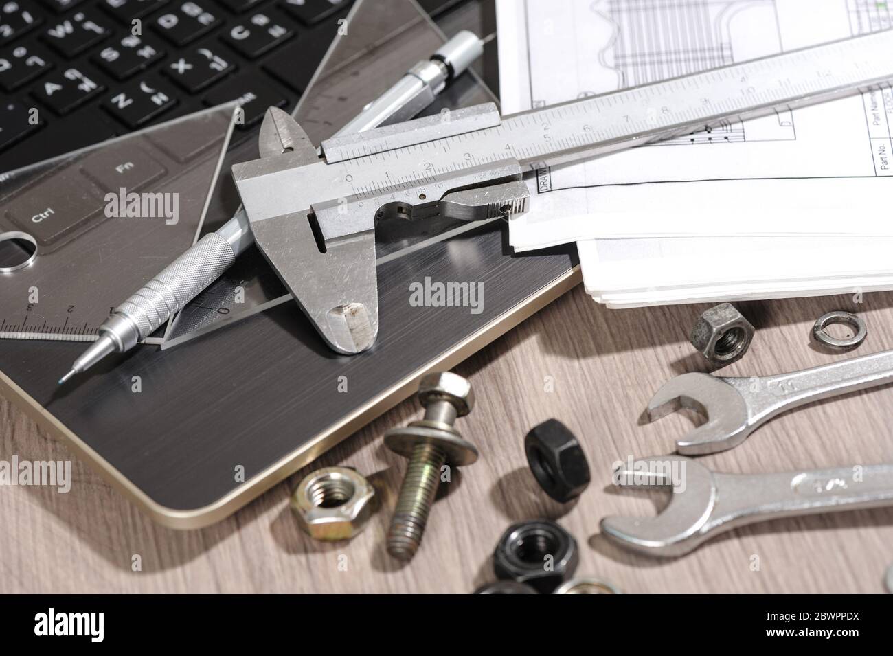 metal vernier caliper, vernier caliper is a measuring instrument used to precisely measure