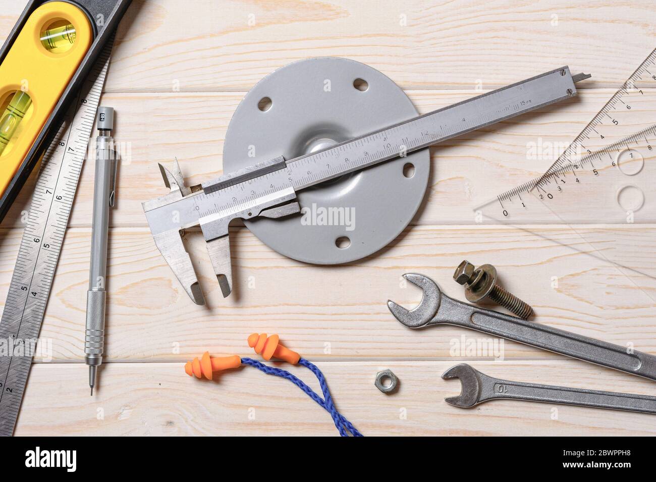 metal vernier caliper, vernier caliper is a measuring instrument used