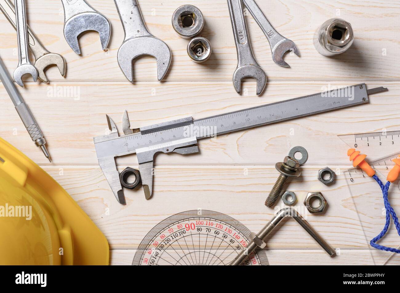 metal vernier caliper, vernier caliper is a measuring instrument used to precisely measure