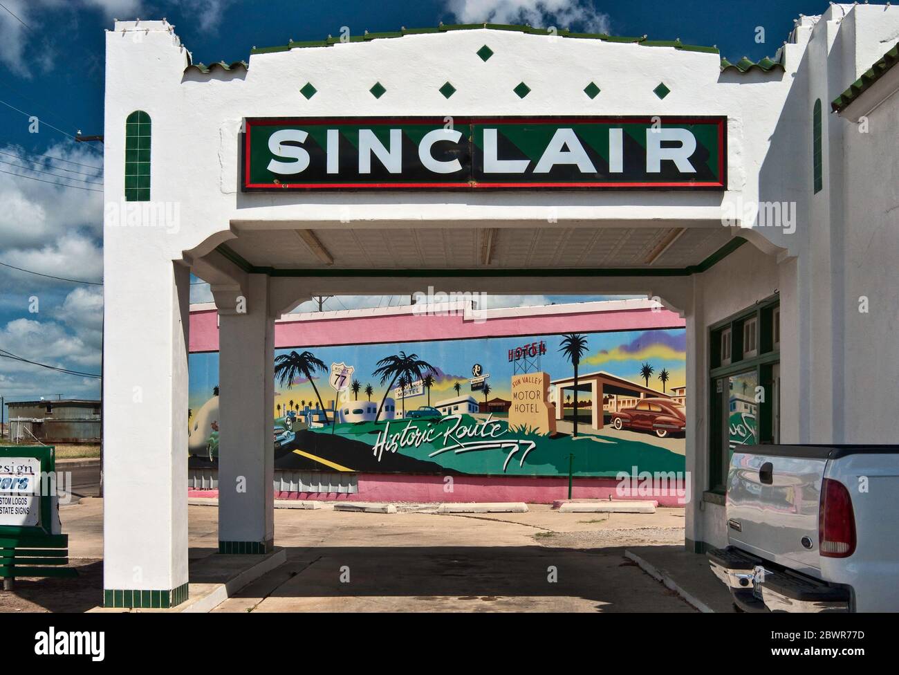 Sinclair gas station hires stock photography and images Alamy