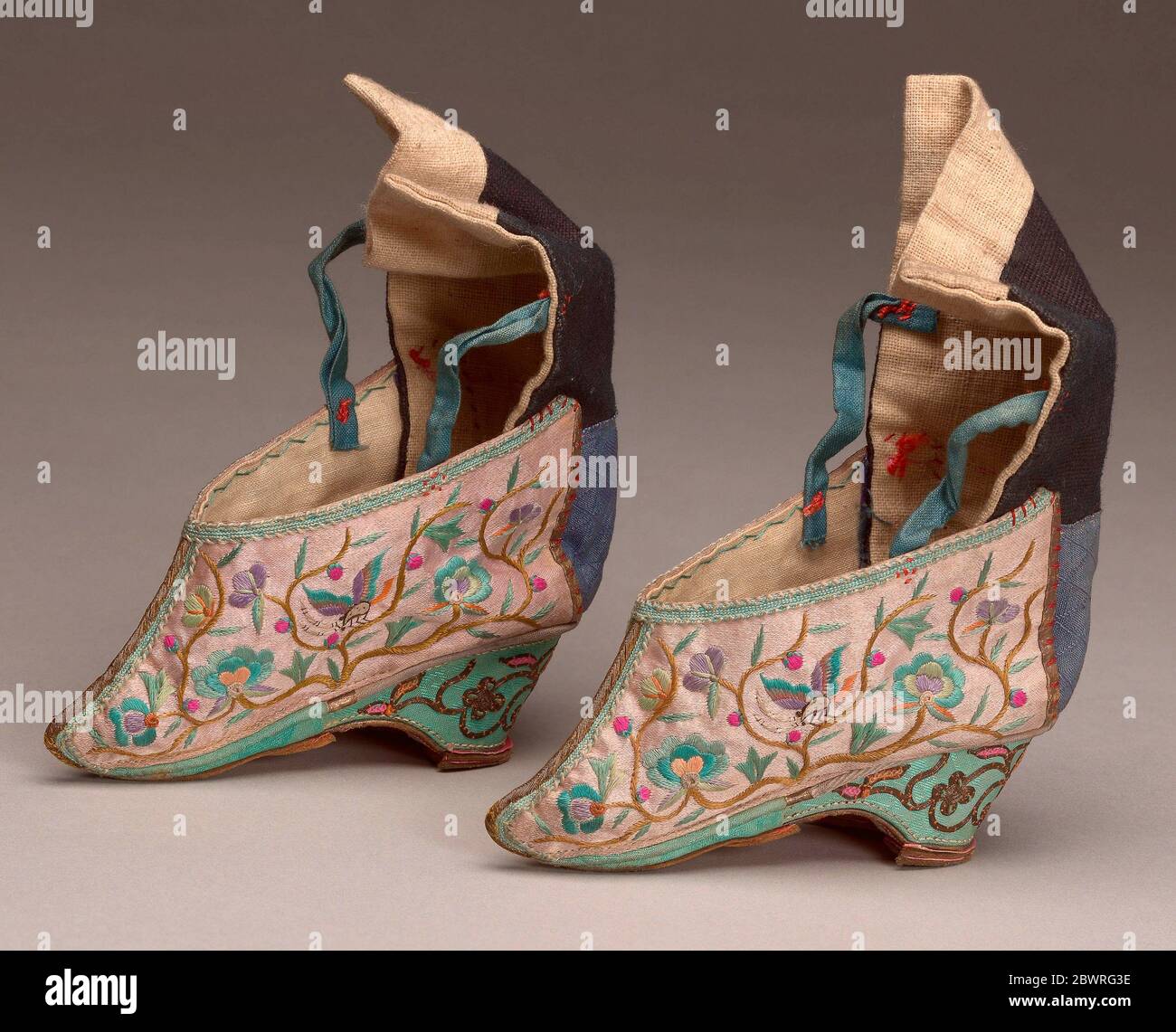 Woman's Shoes Qing dynasty(1644'1911)/ Republic Period (1912'1949