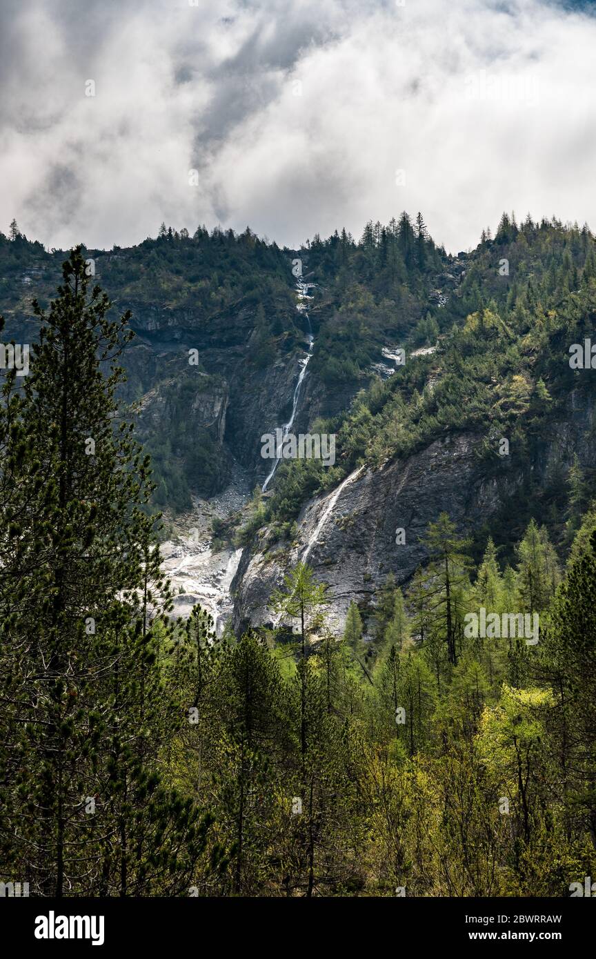 Wasserfall bei Biberg, Kandersteg Stock Photo
