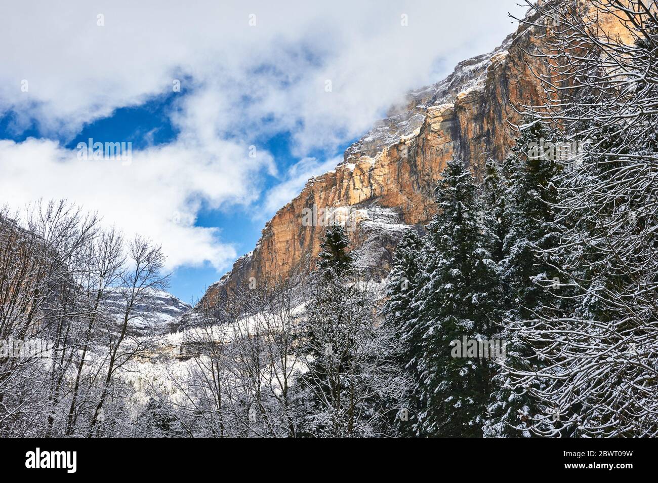 Pyrenees: Snowy alpine landscape in the National park of Ordesa and Monte Perdido (Huesca province, Aragon region, Spain) Stock Photo