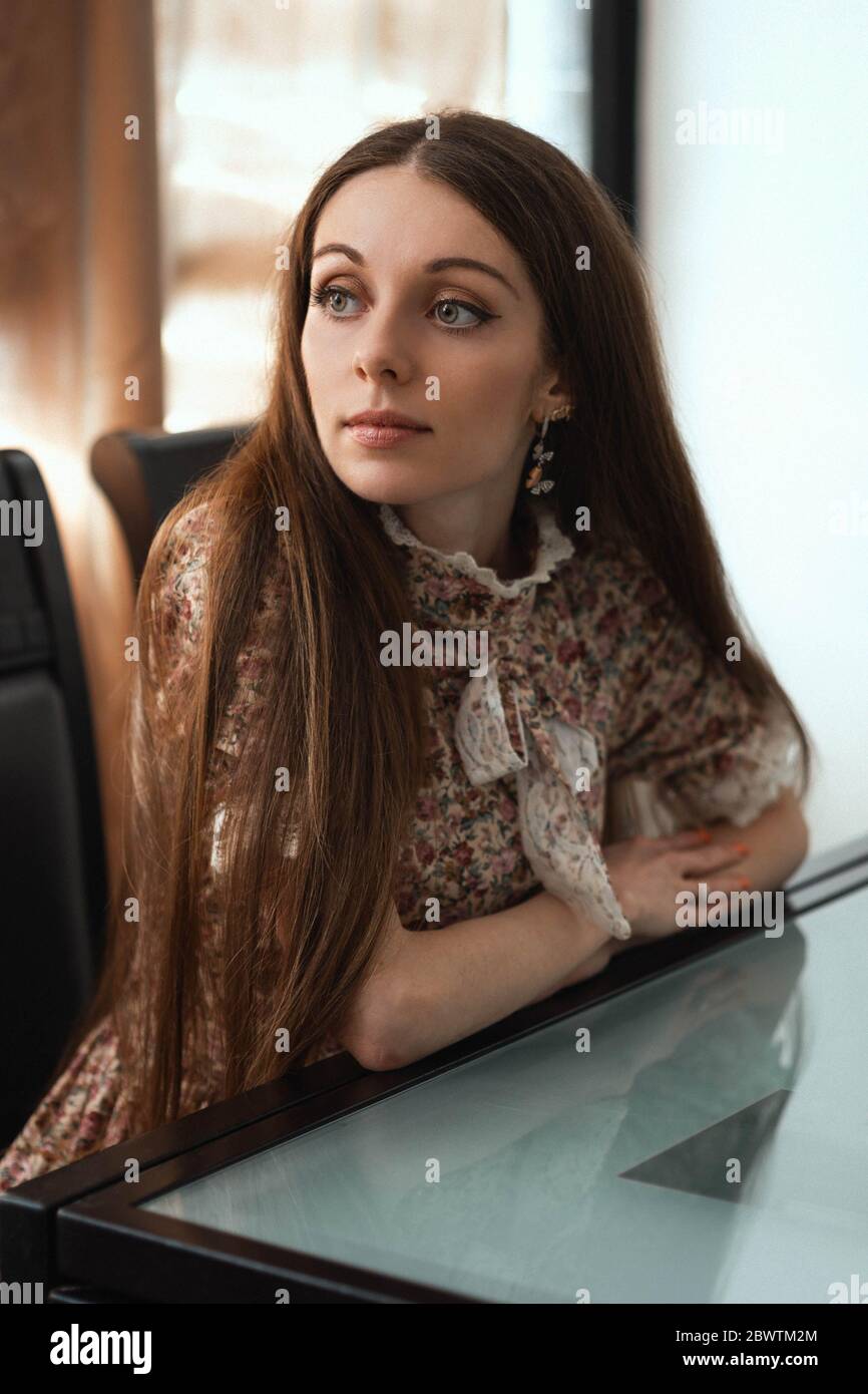 Tea lady old hi-res stock photography and images - Alamy