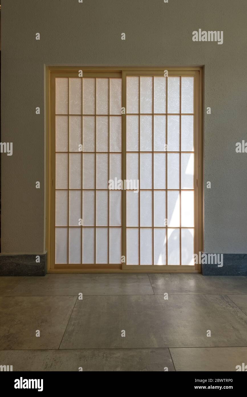 japanese style sliding door Stock Photo Alamy