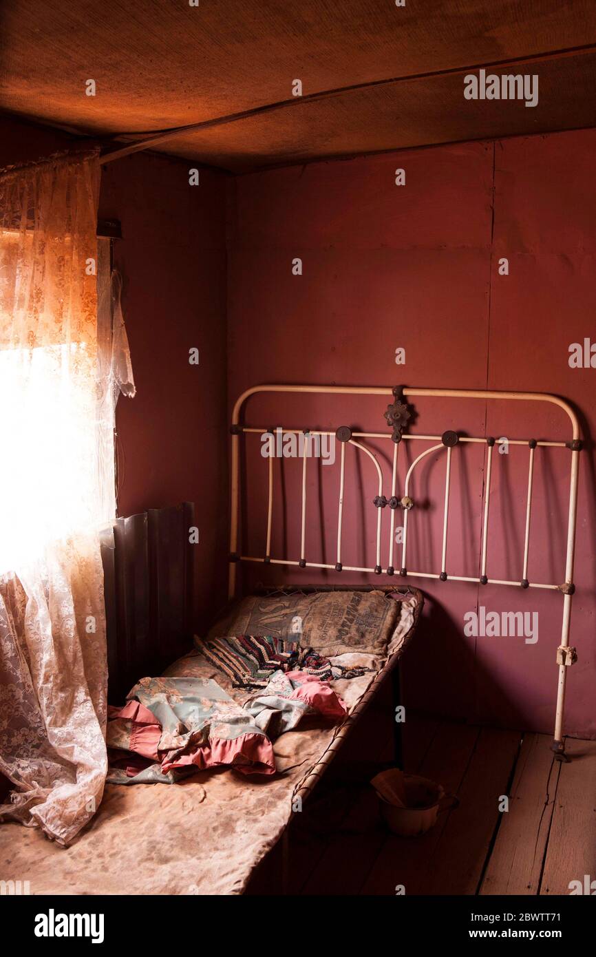 Bedroom in the historical gold mining town of Gwalia, Leonora, Western Australia Stock Photo