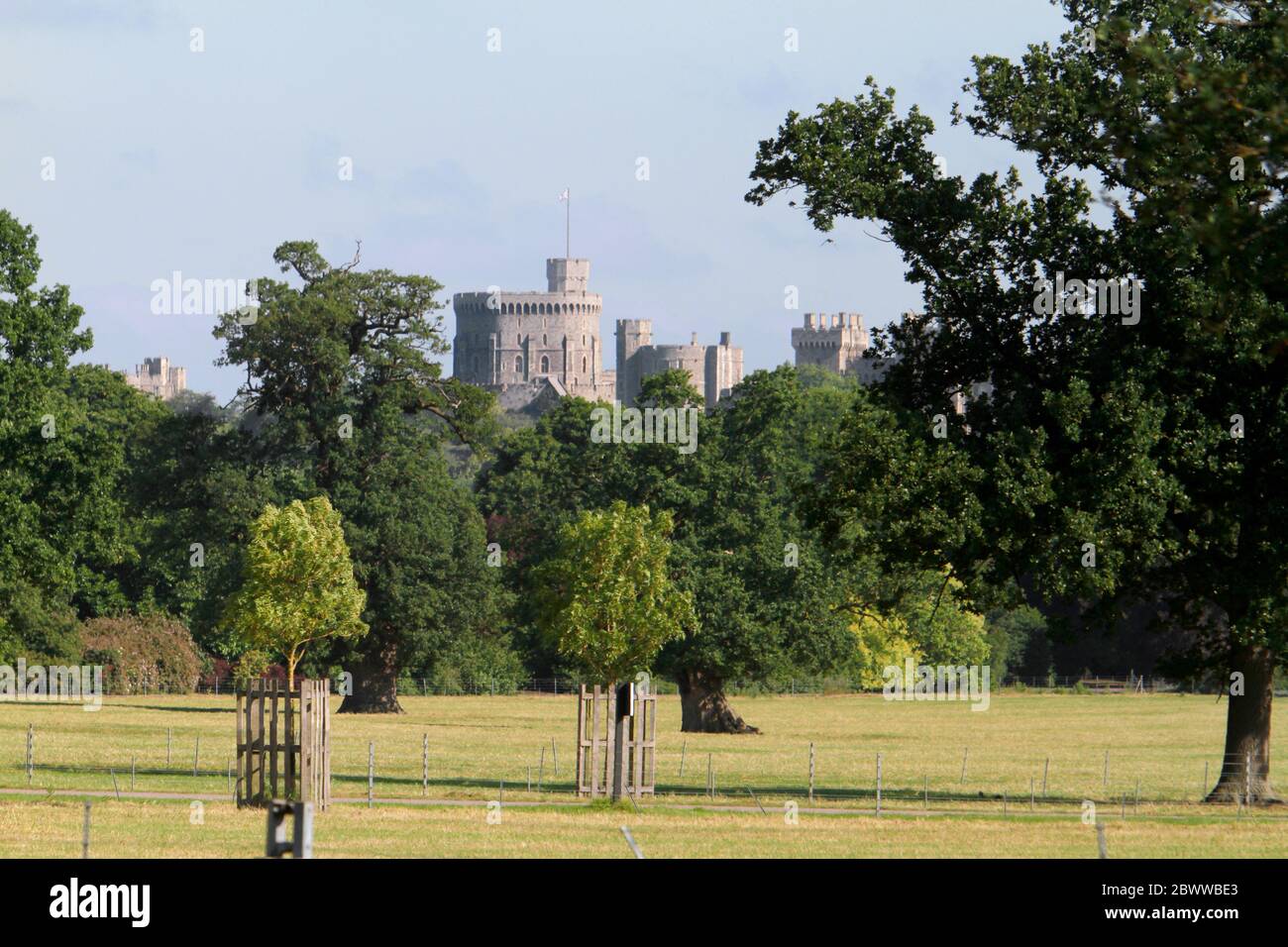 Windsor Castle, Windsor, England. Home of HM Queen Elizabeth II and HRH  Duke of Edinburgh Stock Photo - Alamy