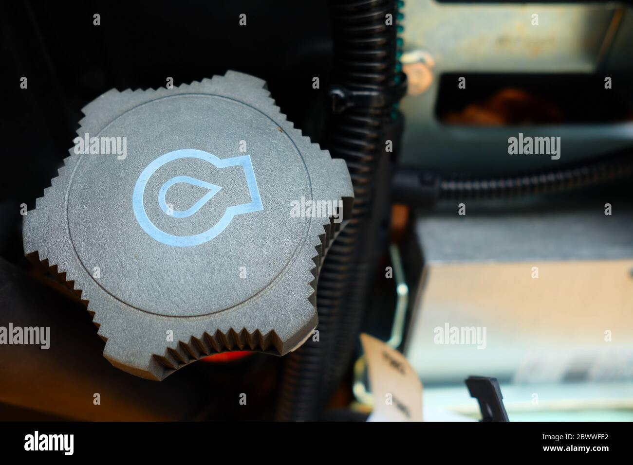 Engine oil cap hires stock photography and images Alamy
