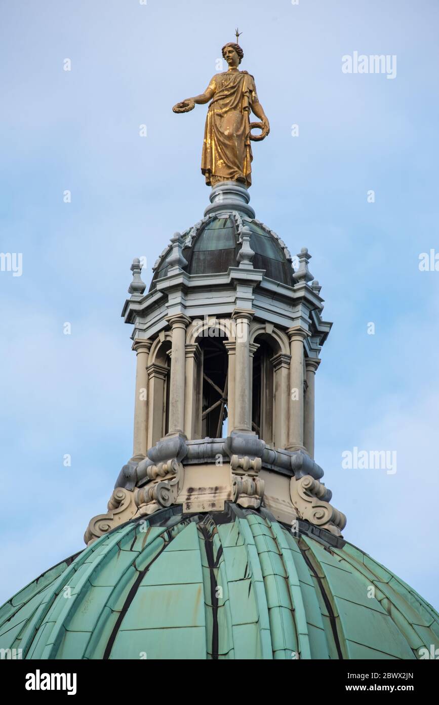 Gold Statue on central dome of Lods Bank Headquarters (Bank of Scotland) The Mound, Edinburgh Stock Photo