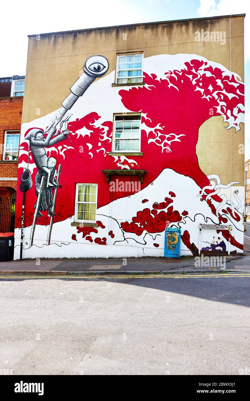 Great wave street art hi-res stock photography and images - Alamy