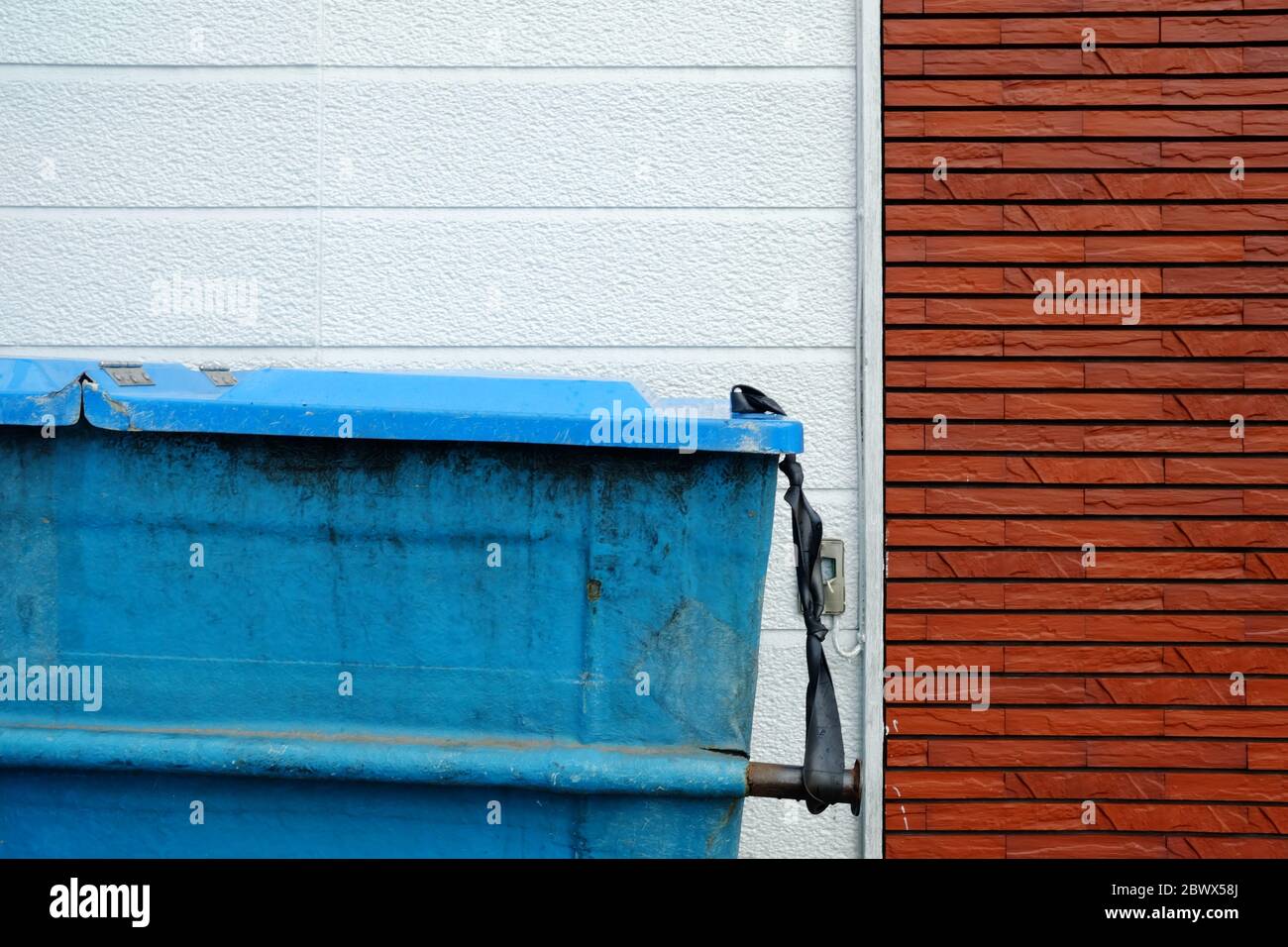 Concrete trash containers hi-res stock photography and images - Alamy