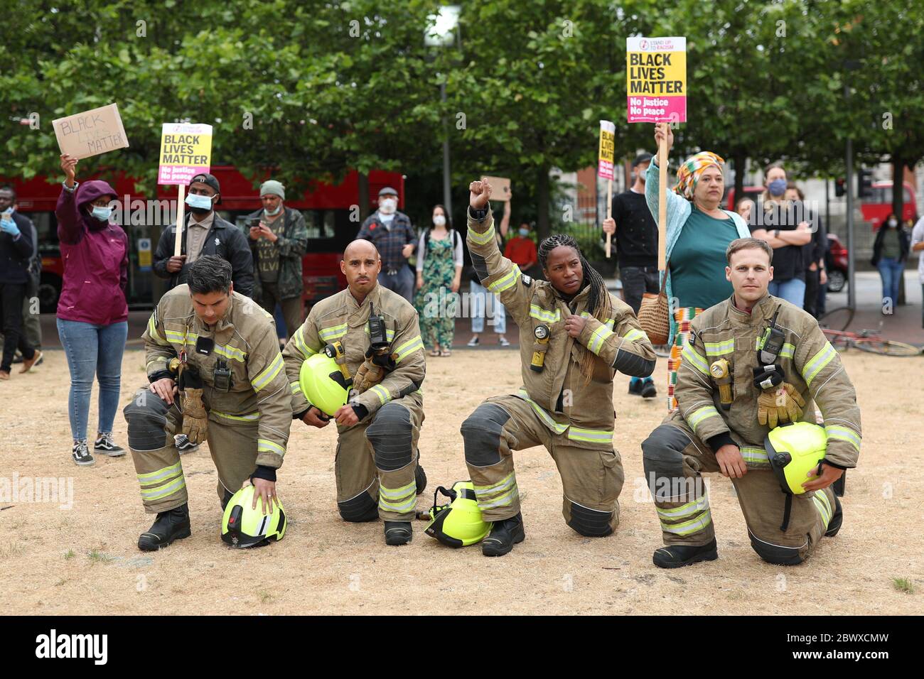 Firefighter Rally Firefighters take the knee hi-res stock photography and images - Alamy