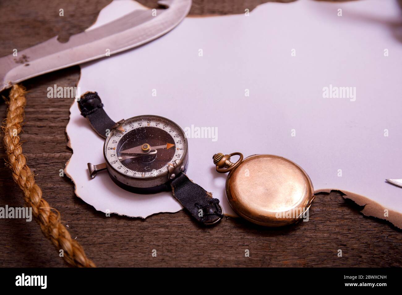 Scroll vintage world map hi-res stock photography and images - Alamy