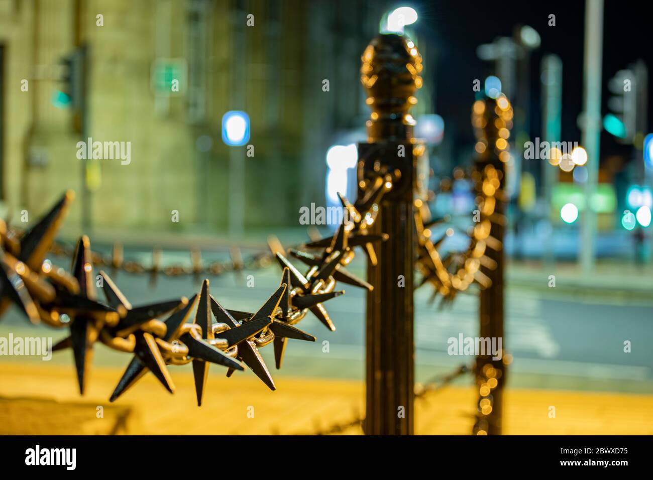 Chain railing hi-res stock photography and images - Alamy
