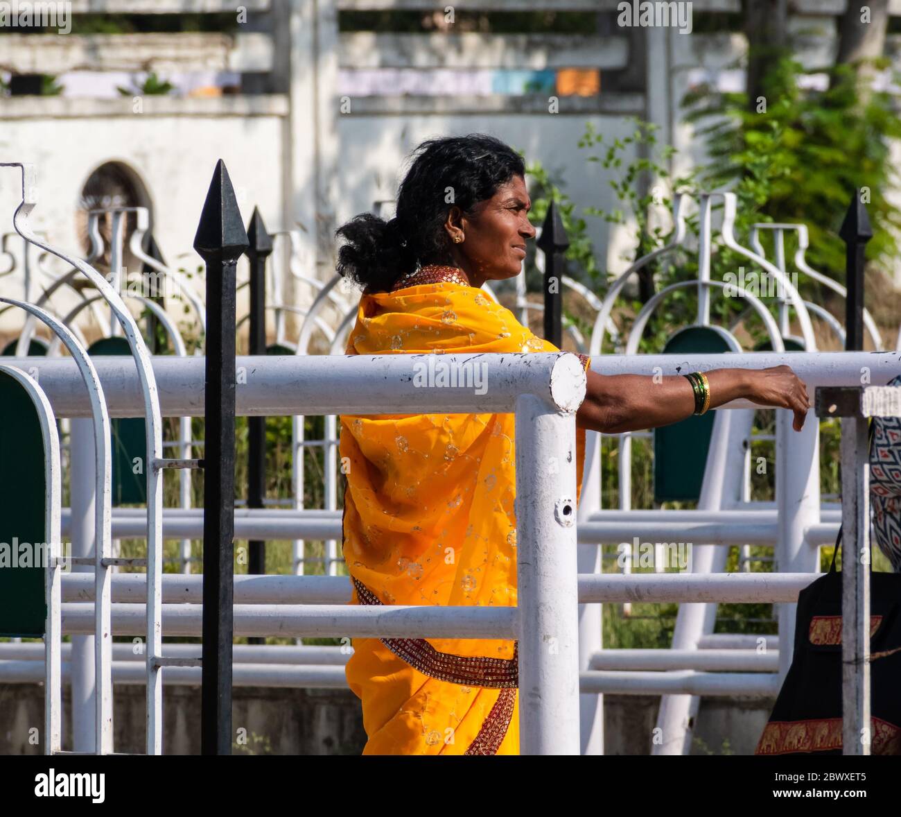 Older indian woman portrait hi-res stock photography and images - Alamy