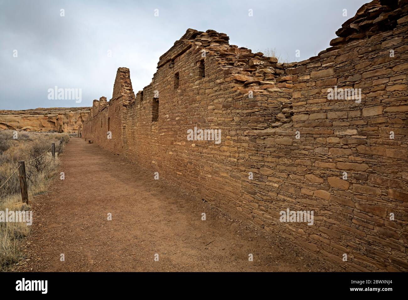 NM00439-00...NEW MEXICO - Outer wall of the Chetro Ketl great house in the Chaco Culture National Historical Park; a World Heritage Site. Stock Photo