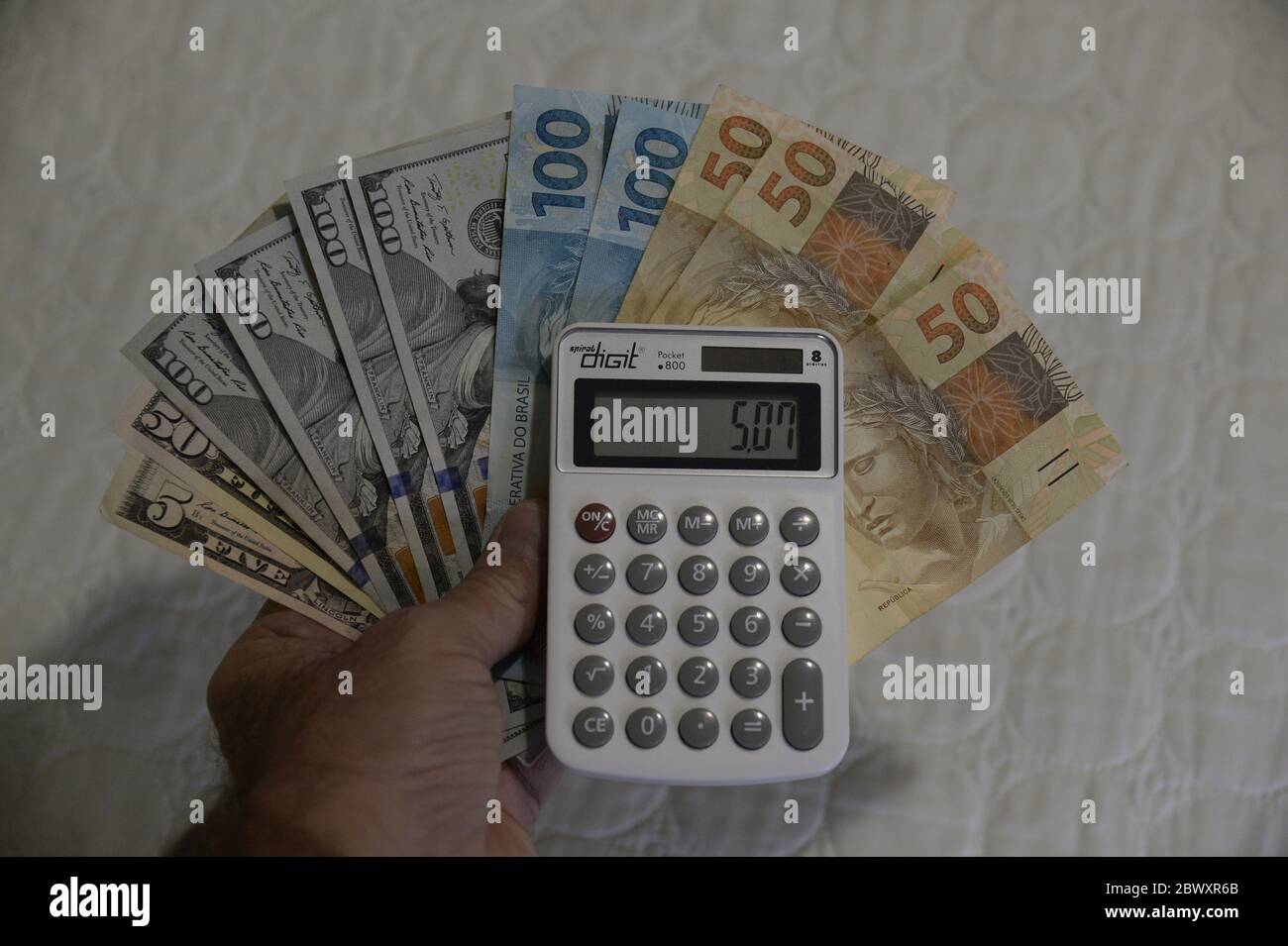 CAMBIO- DOLLAR X REAL: Brazil's real currency appreciates against the dollar,  with the good news of the resumption of the international market Stock  Photo - Alamy