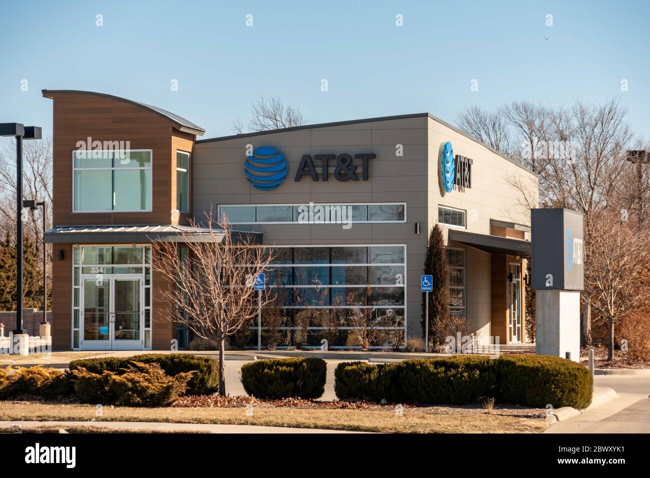 Communications building exterior hi-res stock photography and images ...