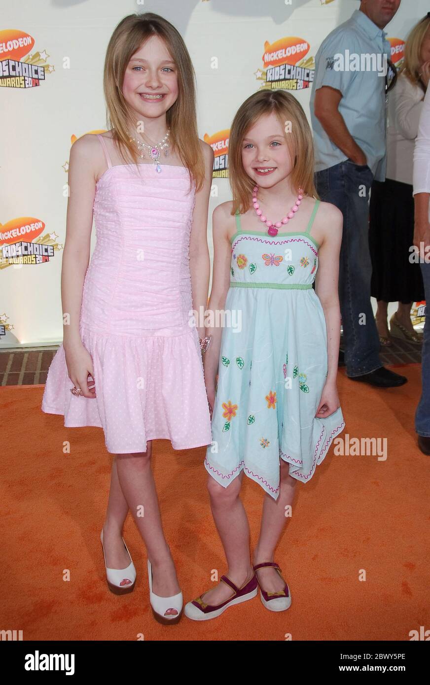 gået i stykker Tegne Perioperativ periode Dakota Fanning and Elle Fanning at the Nickelodeon's 20th Annual Kids'  Choice Awards held at UCLA's Pauley Pavilion in Westwood, CA. The event  took place on Saturday, March 31, 2007. Photo by: