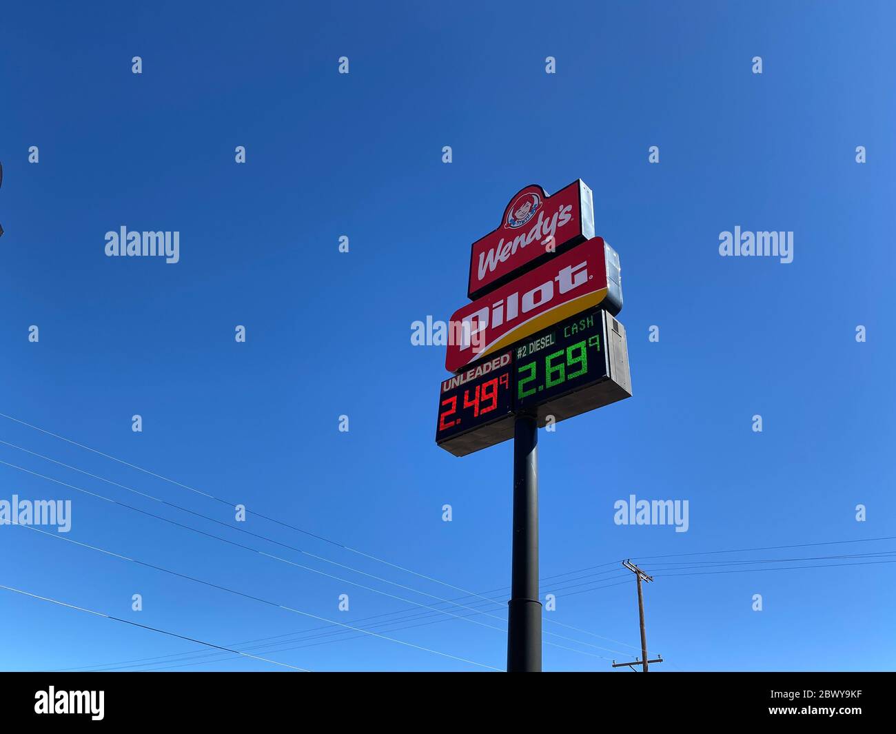 Oil Shop Gas Station High Resolution Stock Photography and Images Alamy