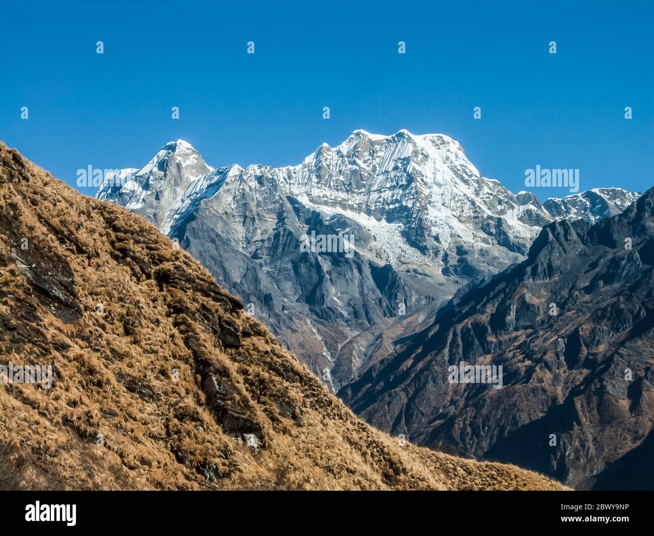 Nepal. Trek to Mera Peak. Scenic from the Hinku valley of Mera Peak 6476m Stock Photo
