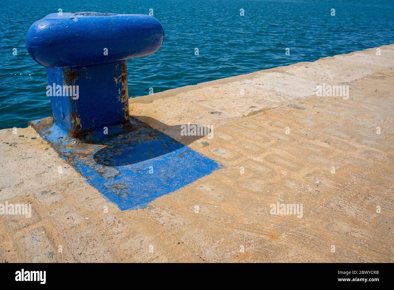 Empty wharf hi-res stock photography and images - Alamy