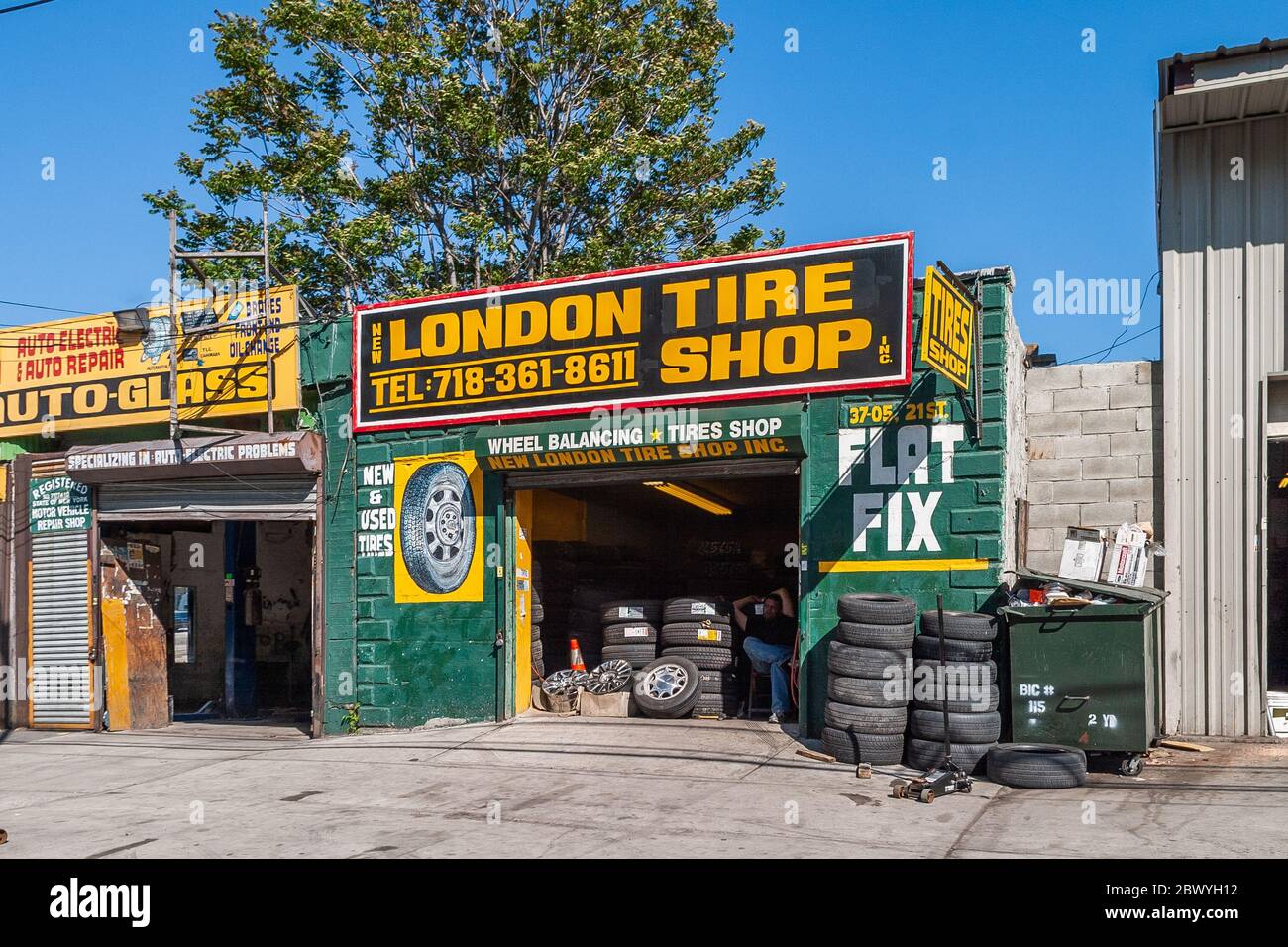 Tire shop in New York City Stock Photo