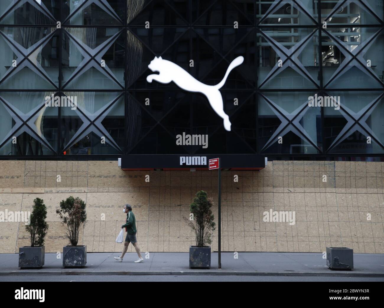 Puma store entrance hi-res stock photography and images - Alamy