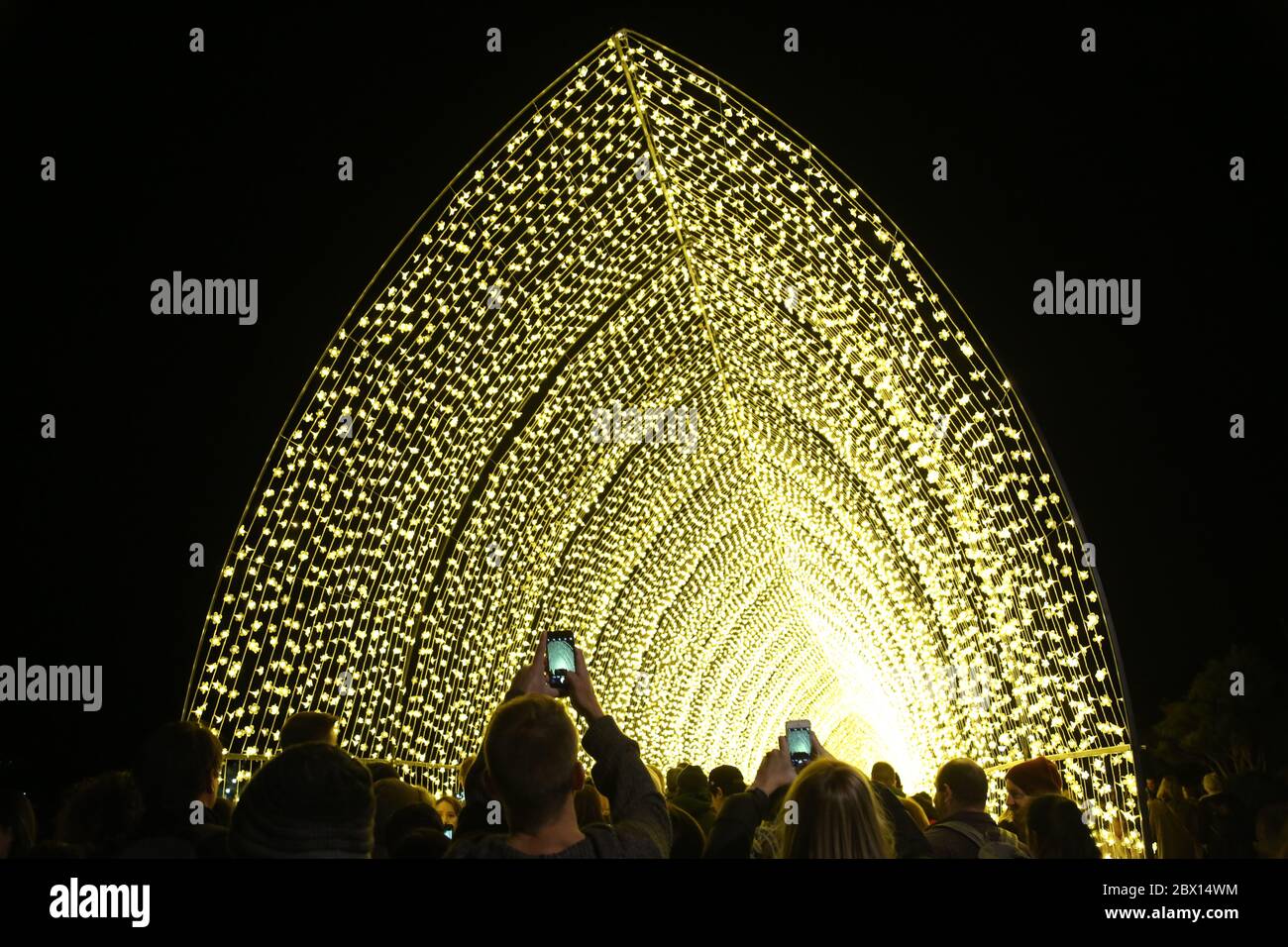 Skim63 Pct Model Pictured: The Royal Botanic Garden precinct Stock Photo - Alamy