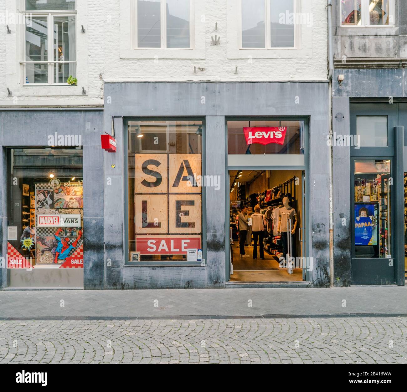 Cirkel broeden Er is een trend Maastricht, The Netherlands - June 18th 2018, clothing store with Sale on  the 'Kleine staat' in the historic center of Maastricht Stock Photo - Alamy
