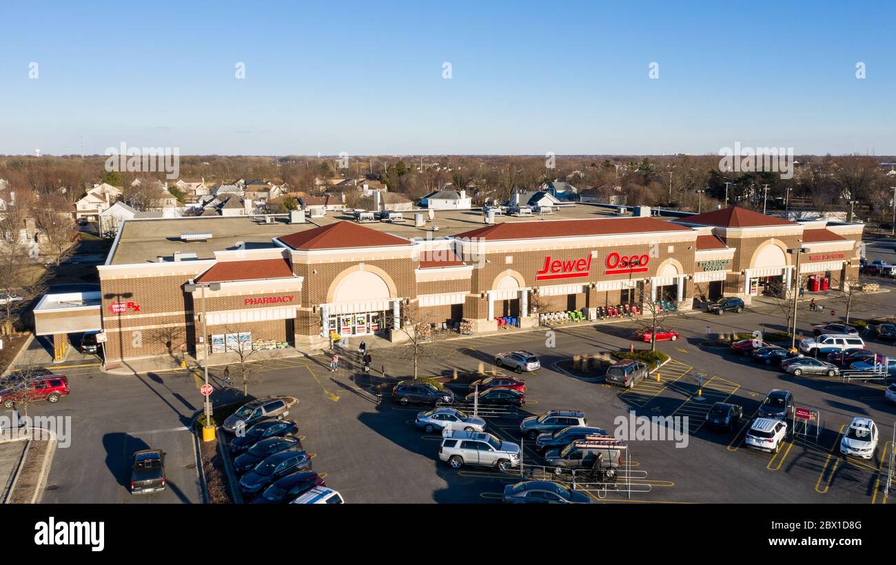 Jewel-Osco is a grocery store, owned by Albertsons, and is a Midwestern chain with 188 stores in Illinois, Indiana, and Iowa. Stock Photo