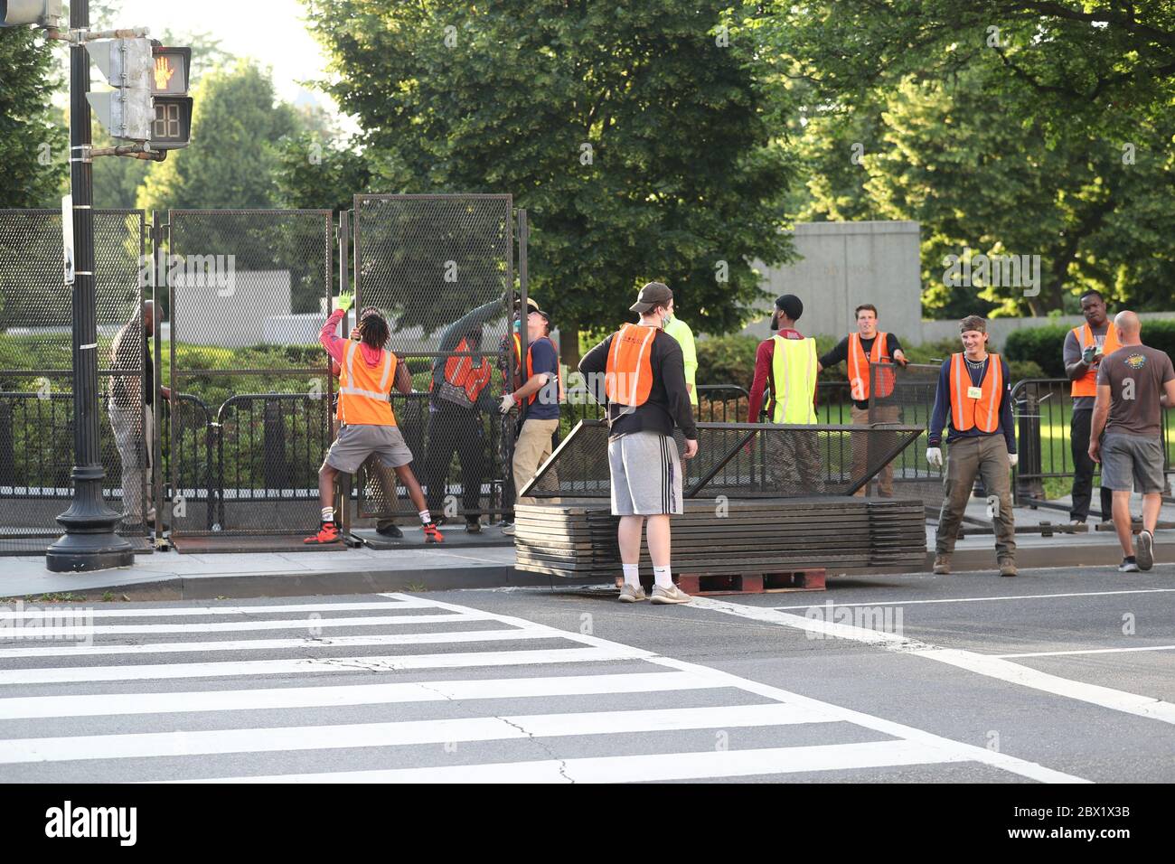 Washington DC, USA. 4th June, 2020. Washington, DC preps for another Day of George Floyd protests by barricading various points in the D.C area on June 4, 2020. Credit: Mpi34/Media Punch/Alamy Live News Stock Photo