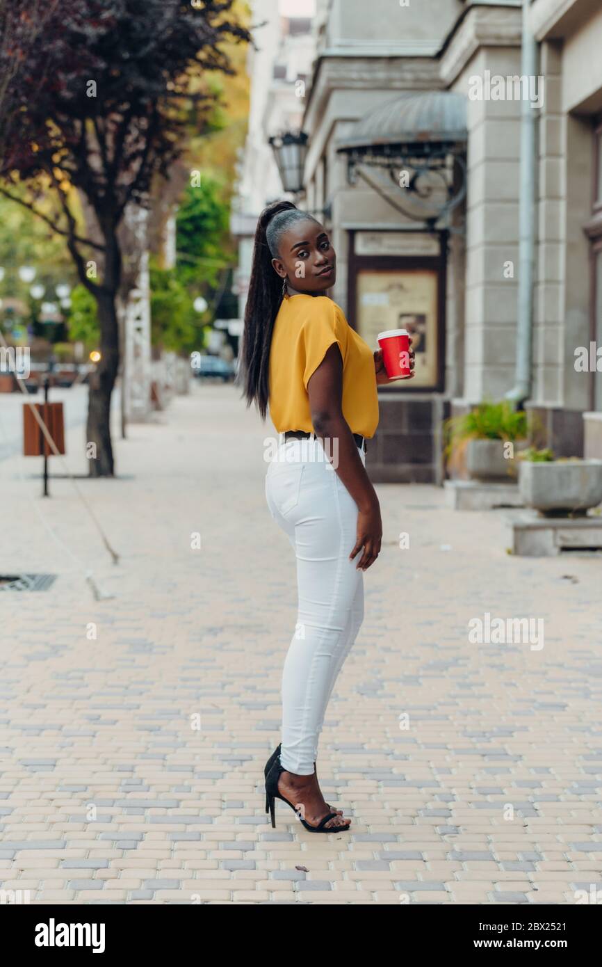 Full body fashion hi-res stock photography and images - Alamy