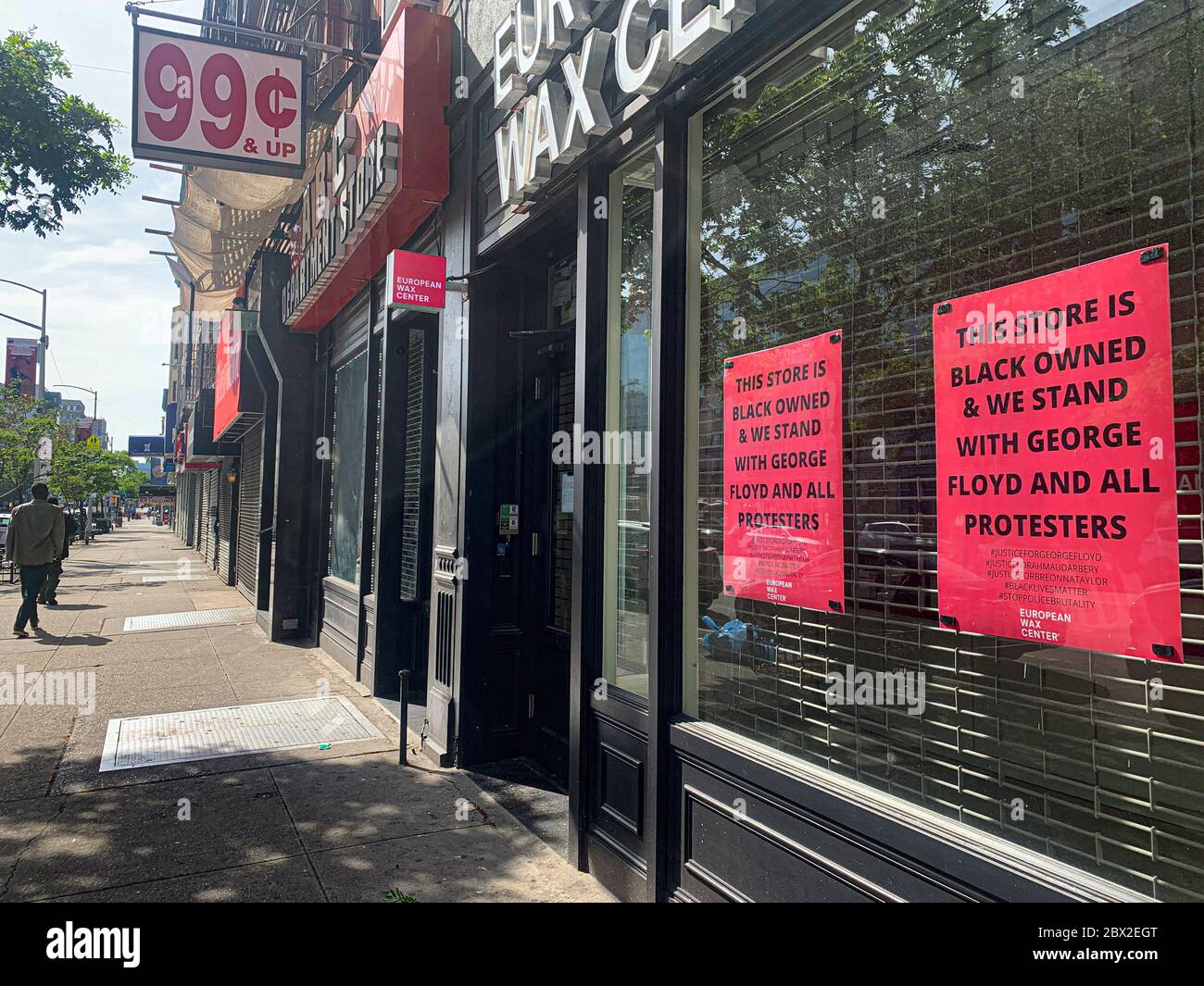 New York, New York, USA. 4th June, 2020. (NEW) Stores owners fear looting by protesters. June 4, 2020, Harlem, New York, USA: Some stores owners board their stores with plywoods while other place poster to deter protesters from looting their businesses in Harlem during protests for justice for George Floyd who was killed by the Police last month in Minneapolis.Credit: Niyi Fote /Thenews2. Credit: Niyi Fote/TheNEWS2/ZUMA Wire/Alamy Live News Stock Photo