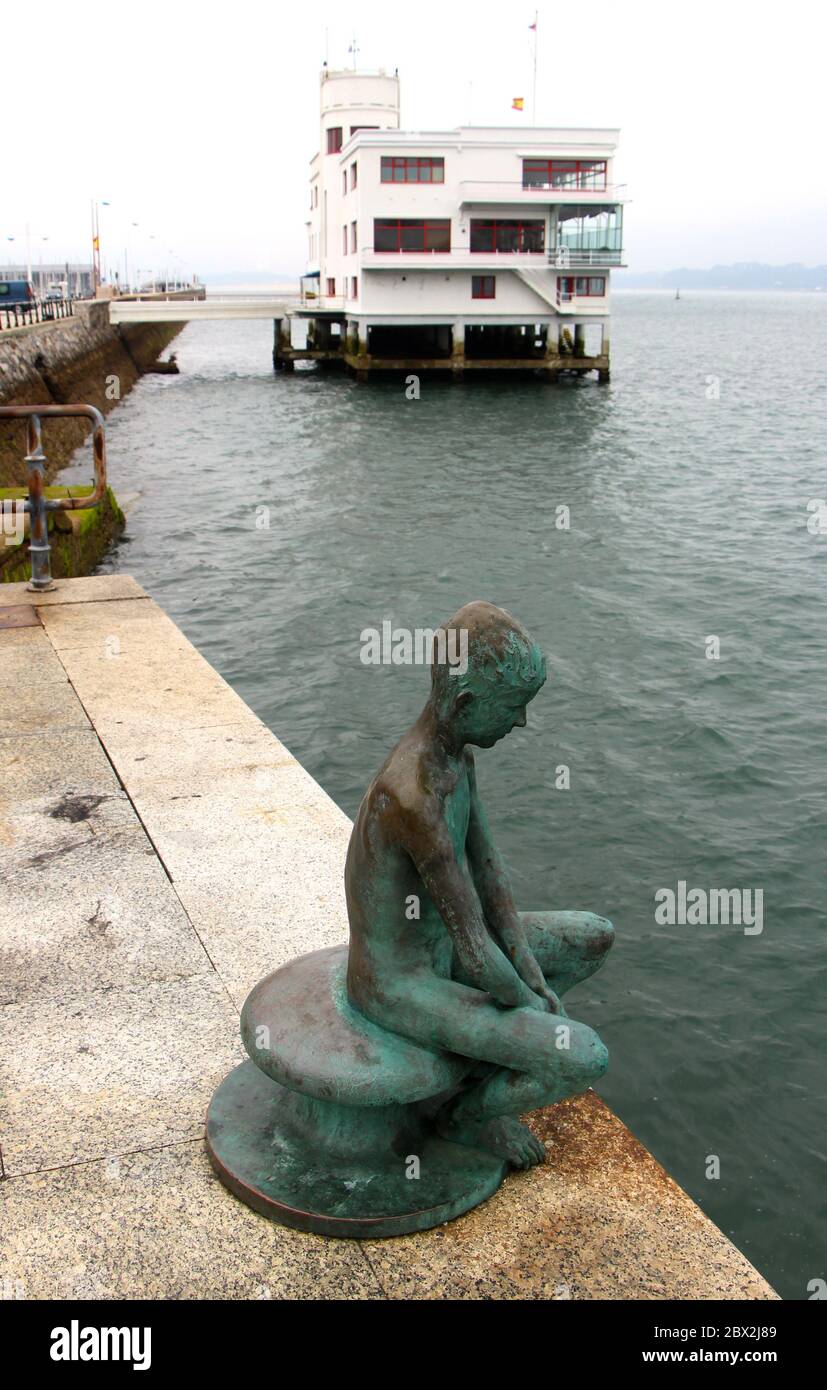 Monumento a Los Raqueros in Santander City Centre - Tours and