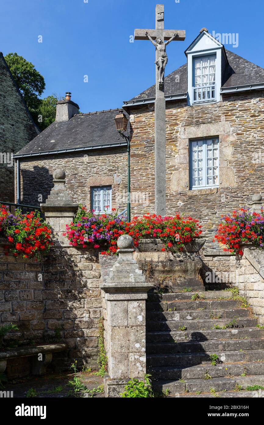 France, Morbihan, Rochefort en Terre, labelled Les Plus Beaux Village de France (The Most Beautiful Villages of France), Rue du Vieux Bourg Stock Photo