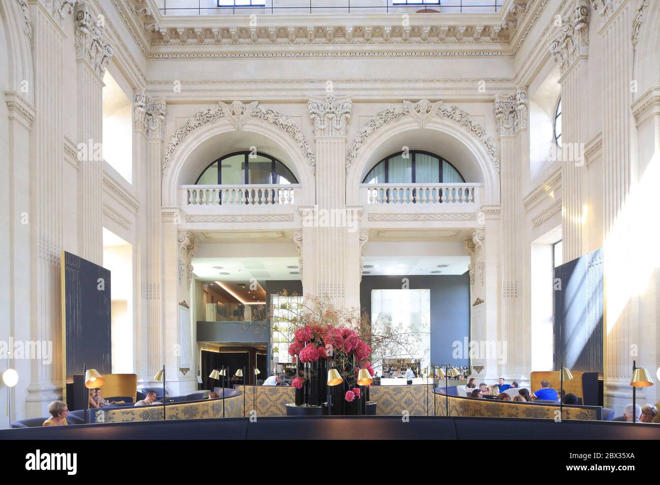 France, Rhone, Lyon, area listed as World Heritage by UNESCO, Bellecour district, Grand Hotel Dieu, InterContinental, Le Dome bar installed in a neo classical architecture by Jacques Germain Soufflot Stock Photo