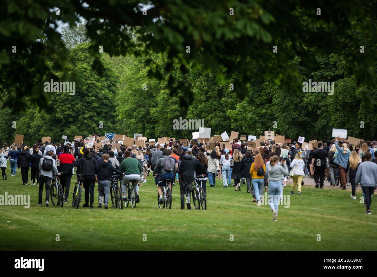 Windsor, UK. 4 June, 2020.  Hundreds of young people take part in a peaceful protest march along the Long Walk in front of Windsor Castle in solidarity with the Black Lives Matter movement. The march was organised at short notice by Jessica Christie at the request of her daughter Yani, aged 12, following the death of George Floyd while in the custody of police officers in Minneapolis in the United States. Credit: Mark Kerrison/Alamy Live News Stock Photo