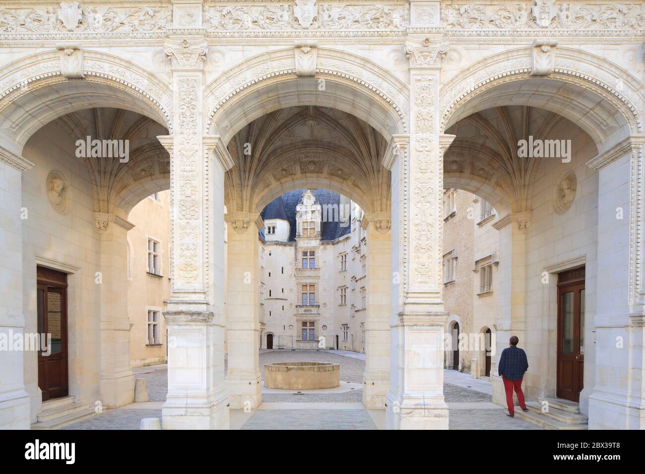 15th century portico hi-res stock photography and images - Alamy