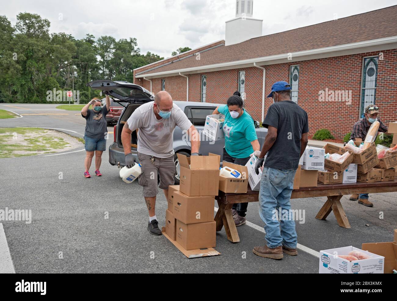 High Springs Mobile Pantry is a food bank working with "Bread of the