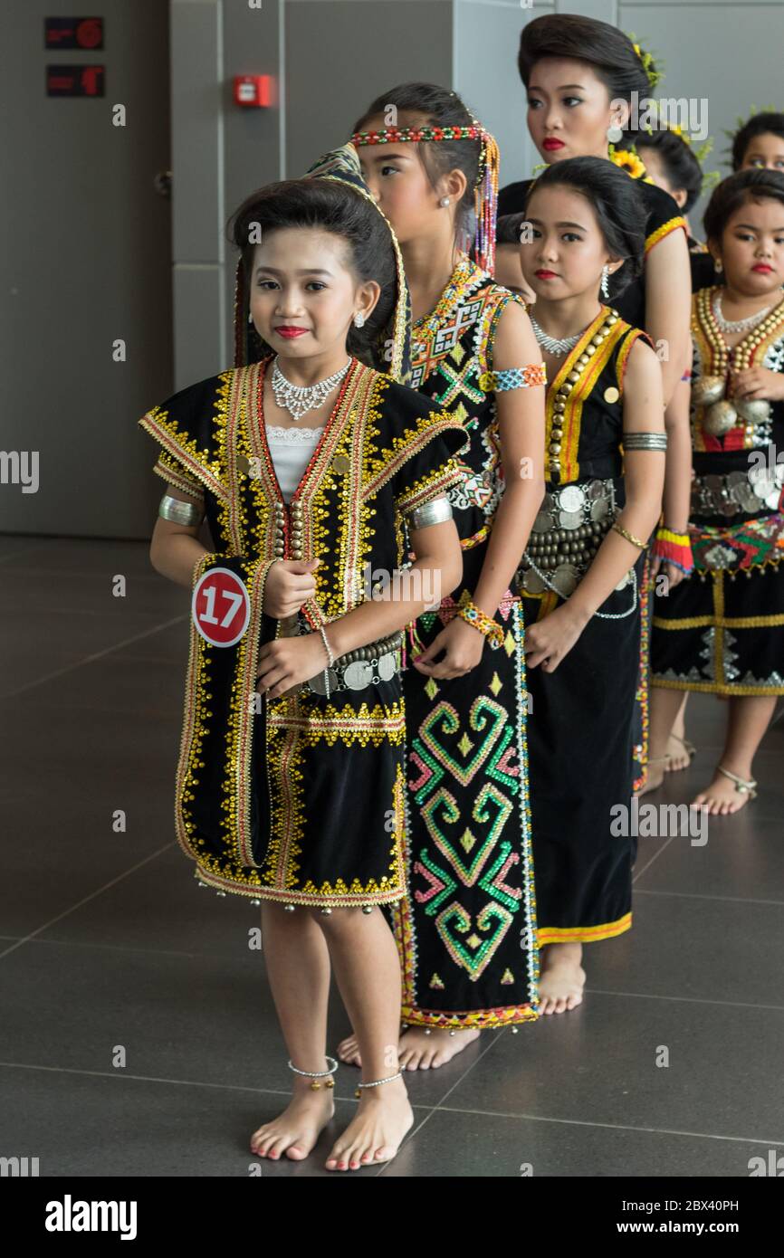 Kota Kinabalu, Sabah , Malaysia - May 22, 2017 : Cute girl are wearing traditional kadazandusun ethnic Sabah costume during the Harvest Festival celeb Stock Photo