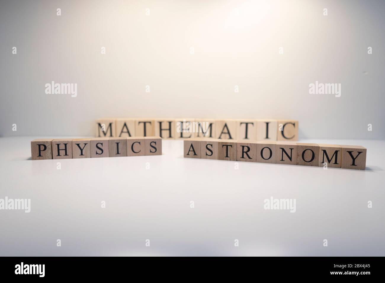 Physics concept wooden blocks hi-res stock photography and images - Alamy