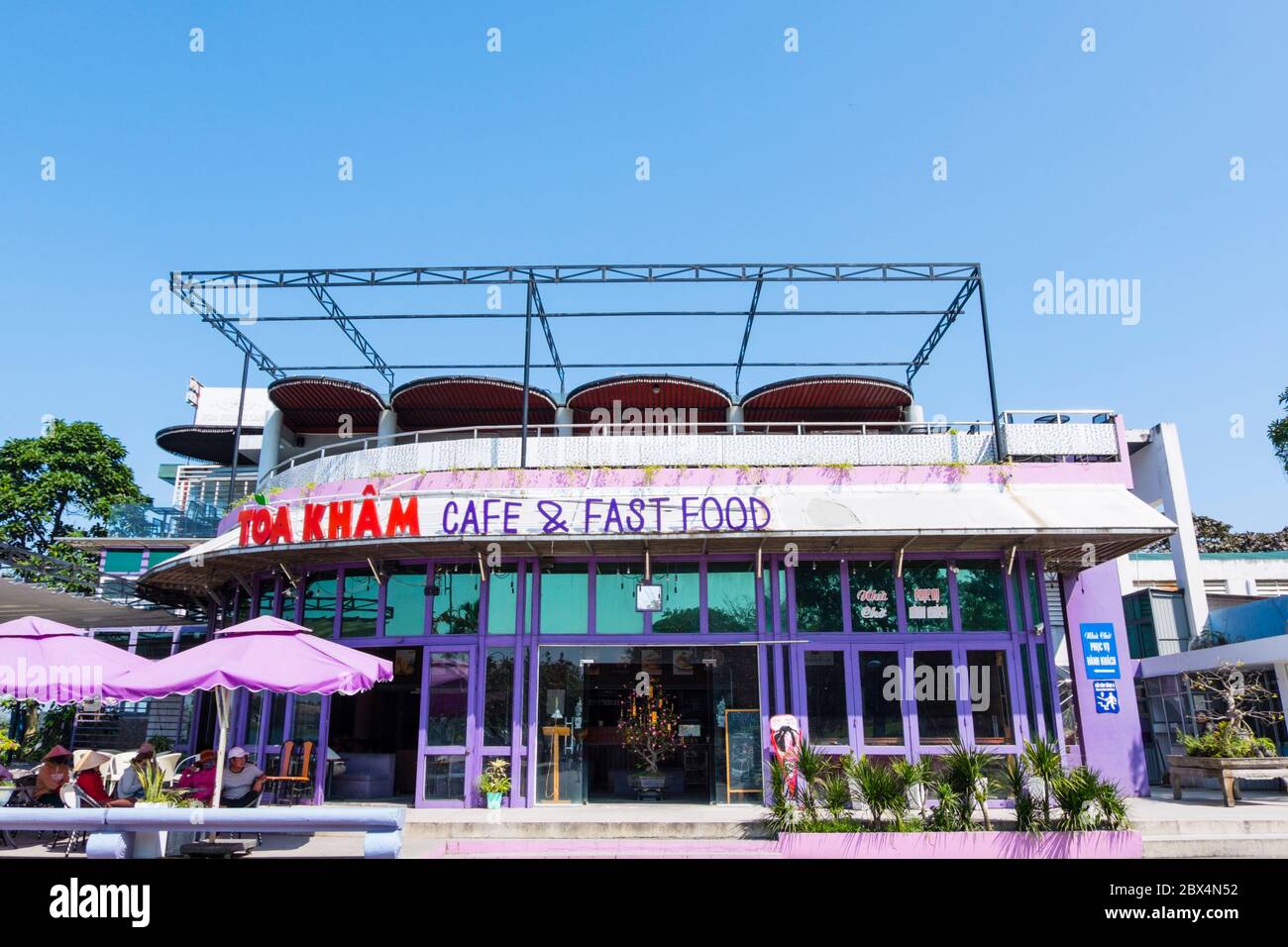 Toa Kham cafe and restaurant, Toa Kham pier, Hue, Vietnam Stock Photo