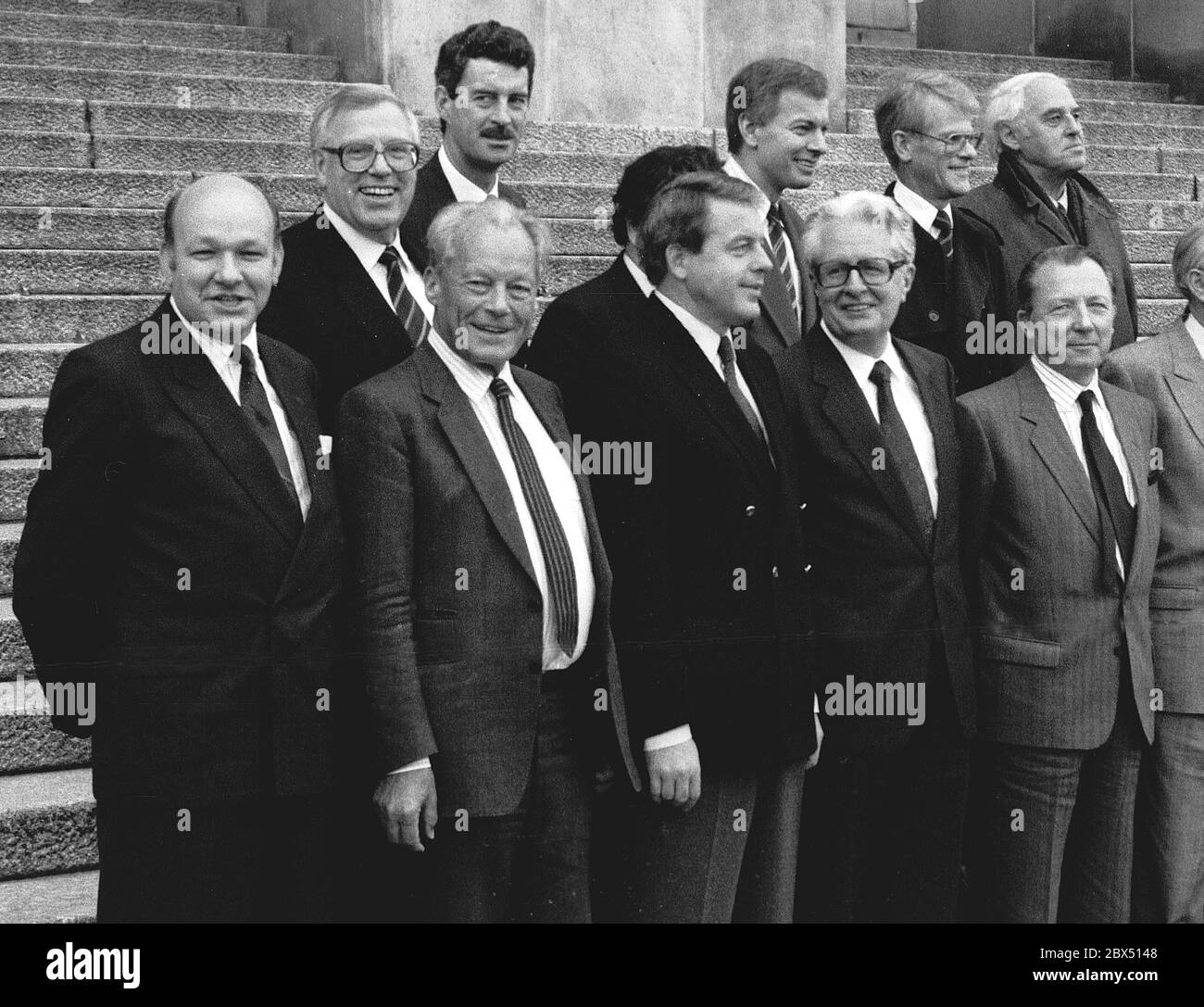 Berlin / 80s / 6 November 1988 Berlin, Reichstag: the Prime Ministers of the EC / EFTA meet: with Walter Momper, Willy Brandt, Jochen Vogel, Jaques Delors, Ingvar Carlsson, Franz Vranitzky and others *** Local Caption *** Europe / Members of the EFTA / EC meeting in Berlin Reichstag [automated translation] Stock Photo