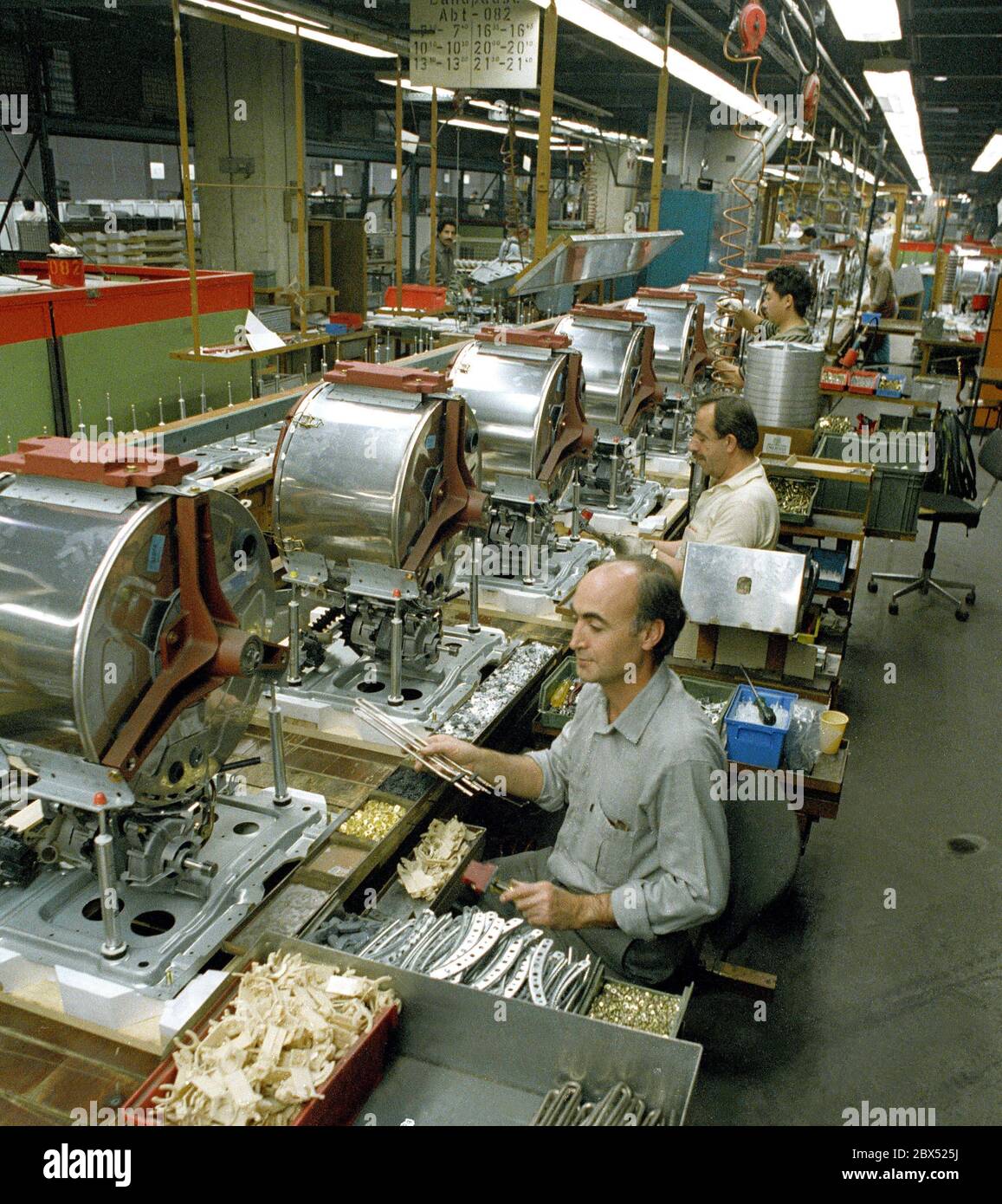 Bosch 'assembly line' hi-res stock photography and images - Alamy