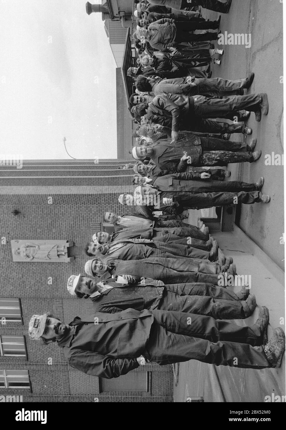 Berlin / Reinickendorf / foreigners / 3.3.1981 Warning strike by IG-Metall at Waggon-Union. Many employees are foreigners, mostly Turks // Strike / Union / [automated translation] Stock Photo