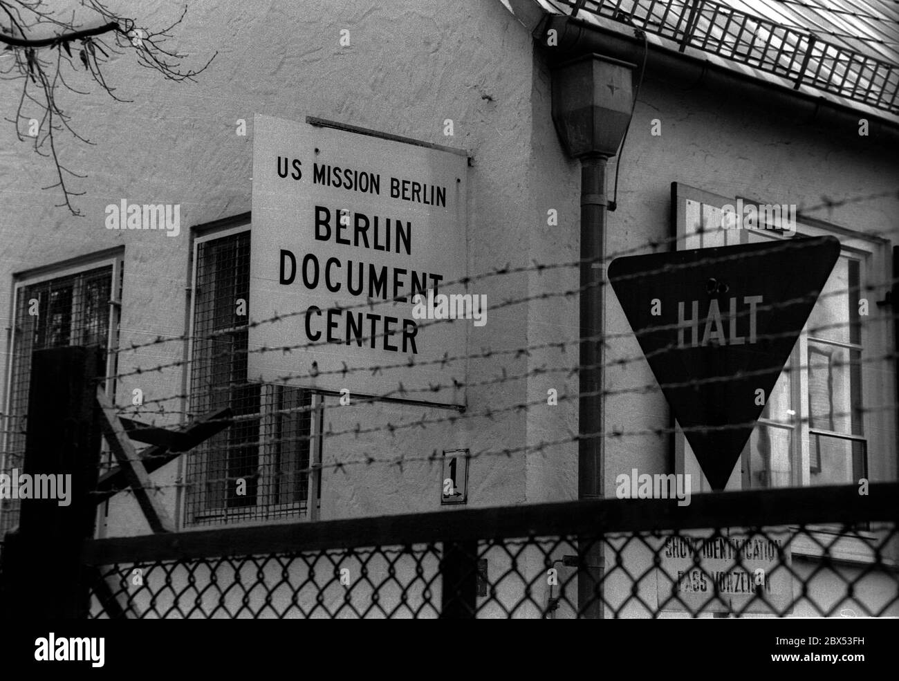 Berlin-Bezirke / Status / 8 / 1988 Berlin Document Center, an archive of the Americans in Zehlendorf. Many files of the SS and the Wehrmacht were kept there. Only a few had access. After reunification, the files were handed over to the Federal Archive. // Western Allies / Military /USA [automated translation] Stock Photo